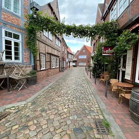 Altstadt*wohnung 80qm*5 Schlafplaetze* Apartment